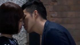 何以笙箫默吻戏视频,甜蜜吻戏瞬间，回忆甜蜜爱情故事